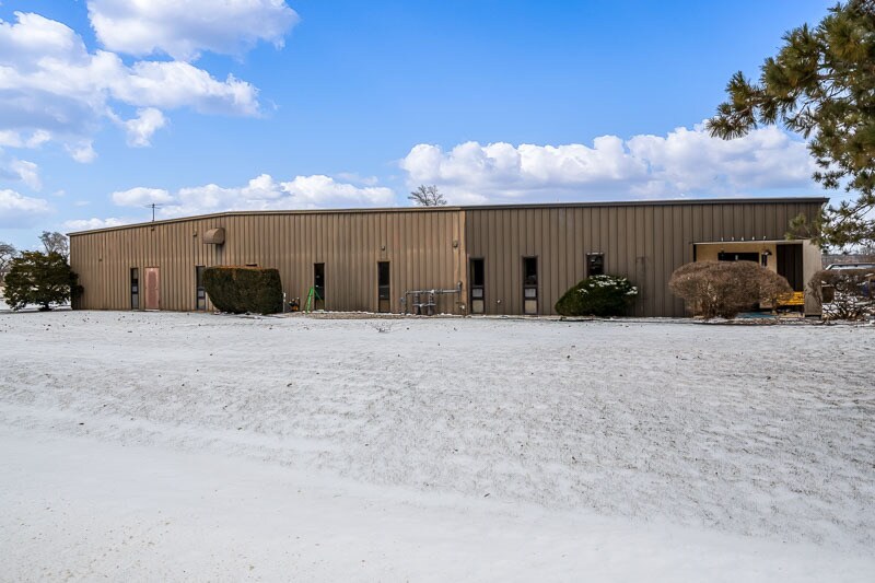 More Photos Of 13647 Metric Rd, Roscoe Industrial For Lease