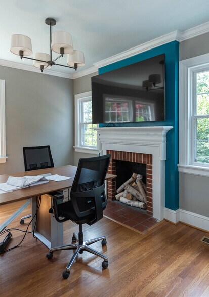 More Photos Of 1102 Welborne Dr, Richmond Office For Lease