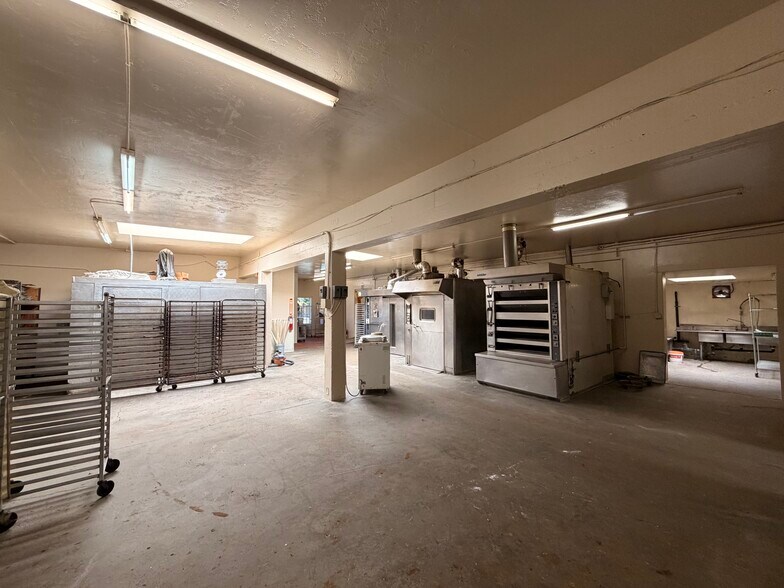 More Photos Of 1232 Broadway Ave, Seaside Storefront For Lease