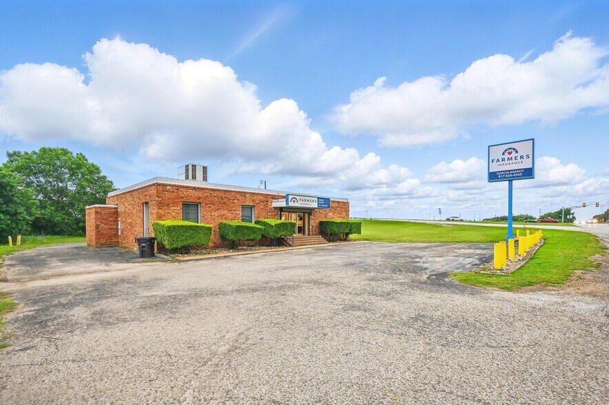 More Photos Of 4016 N Main St, Fort Worth Office For Sale