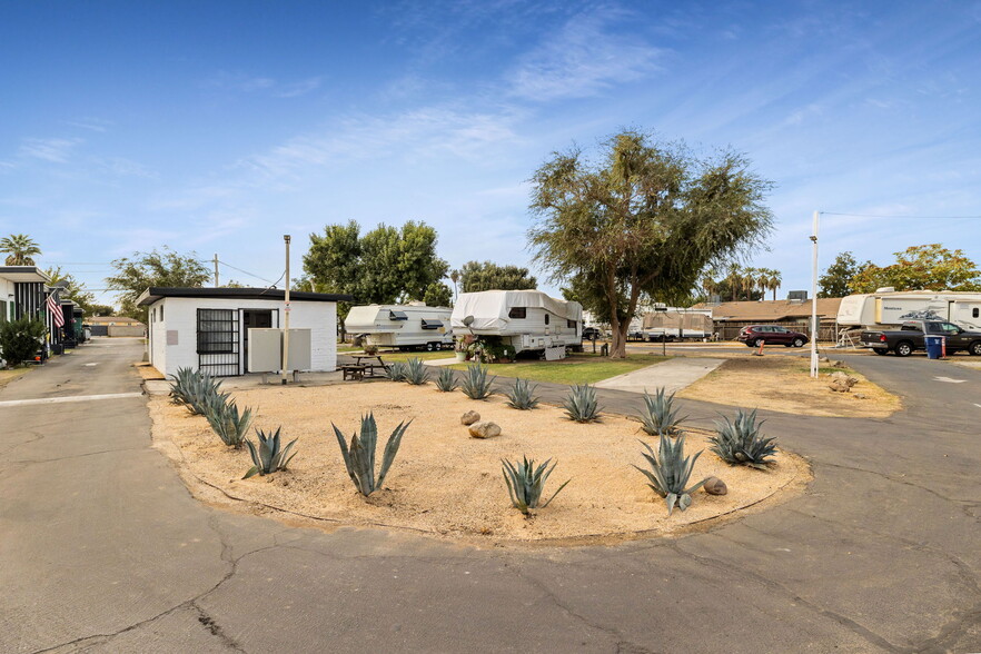 Primary Photo Of 112 McCord Ave, Bakersfield Manufactured Housing Mobile Home Park For Sale