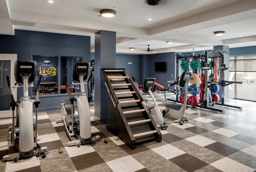 More Photos Of 9142 Richmond Hwy, Fort Belvoir Apartments For Lease