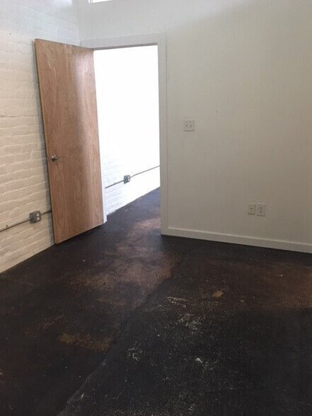 More Photos Of 14 S 15th St, Richmond Storefront Retail Residential For Sale