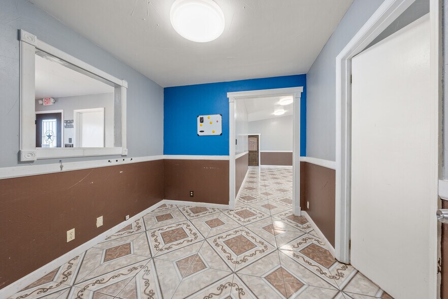 More Photos Of 3715 Bellmead Dr, Bellmead Office For Sale