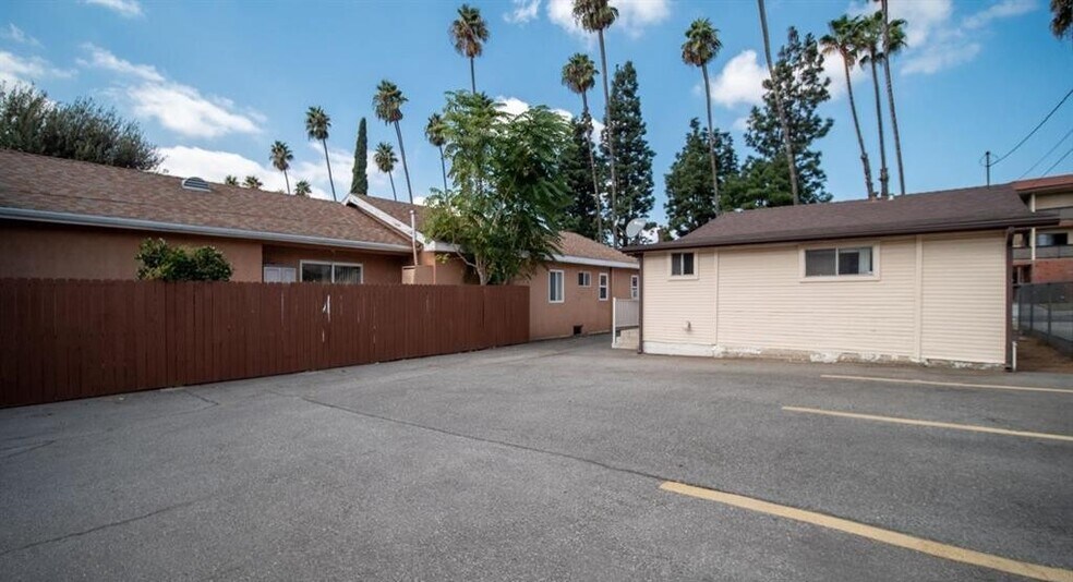 More Photos Of 1160 Linden Ave, Glendale Multifamily For Sale