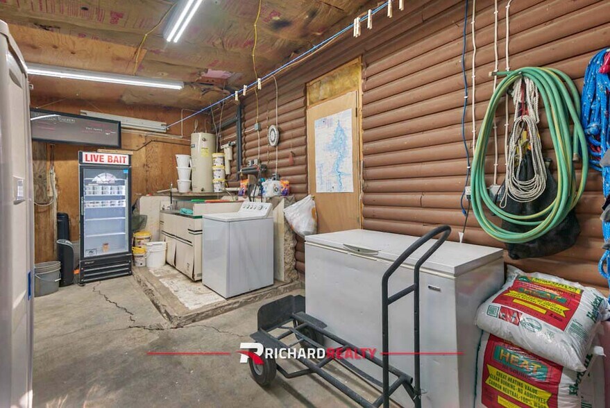 More Photos Of 12 Boysen Marina Rd, Shoshoni Marina For Sale