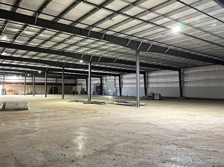 More Photos Of 1100 N Main St, Three Rivers Manufacturing For Lease