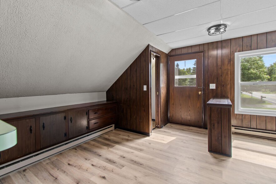 More Photos Of 1903 E Apple Creek Rd, Appleton Apartments For Sale