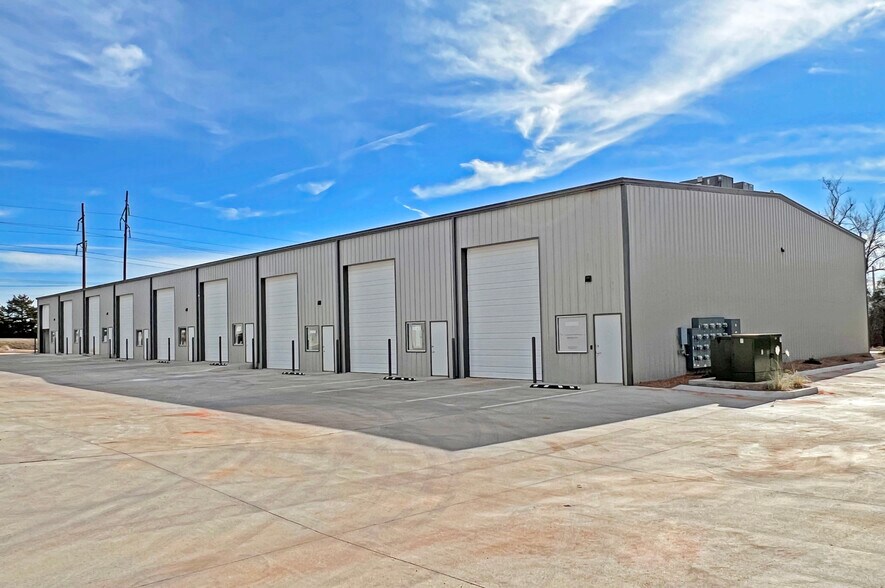 More Photos Of 18964 NE 23rd St, Harrah Warehouse For Lease