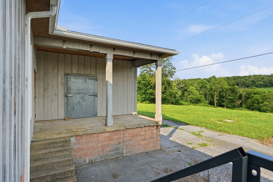 More Photos Of 13175 Washington Springs Winery Ln, Smithsburg Flex For Lease