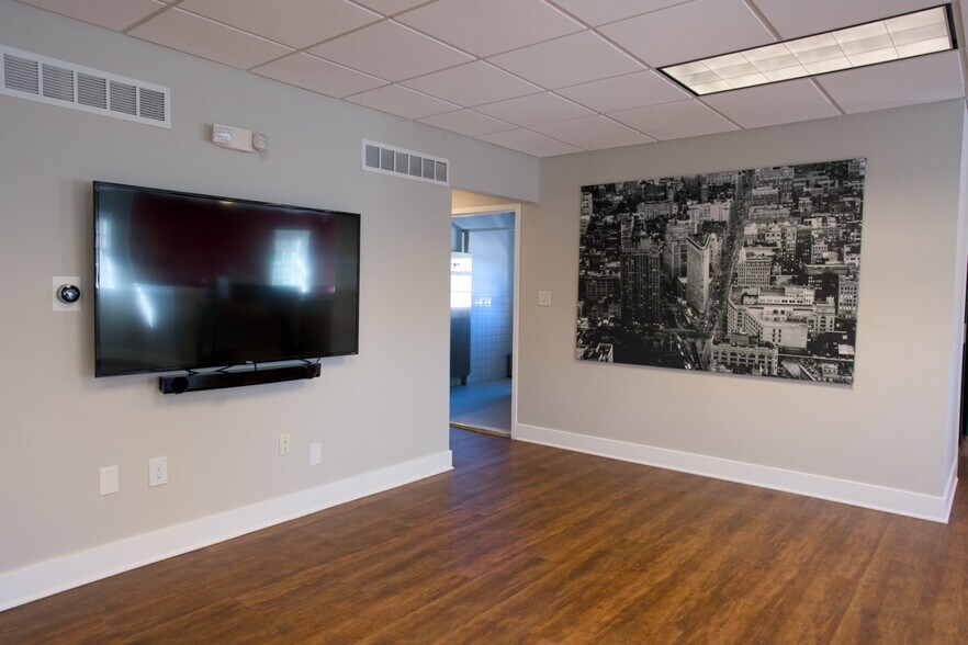 More Photos Of 824 Philadelphia Pike, Wilmington Office For Sale