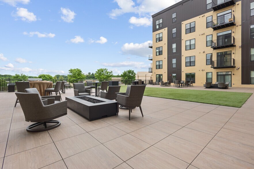 More Photos Of 28 7th St NE, Rochester Apartments For Sale