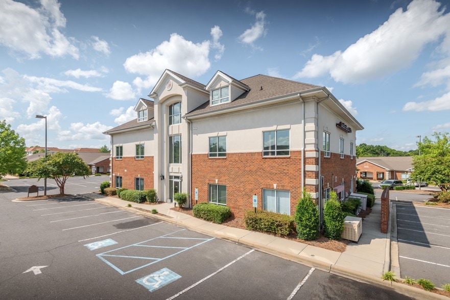More Photos Of 10460 Park Rd, Charlotte Medical For Lease