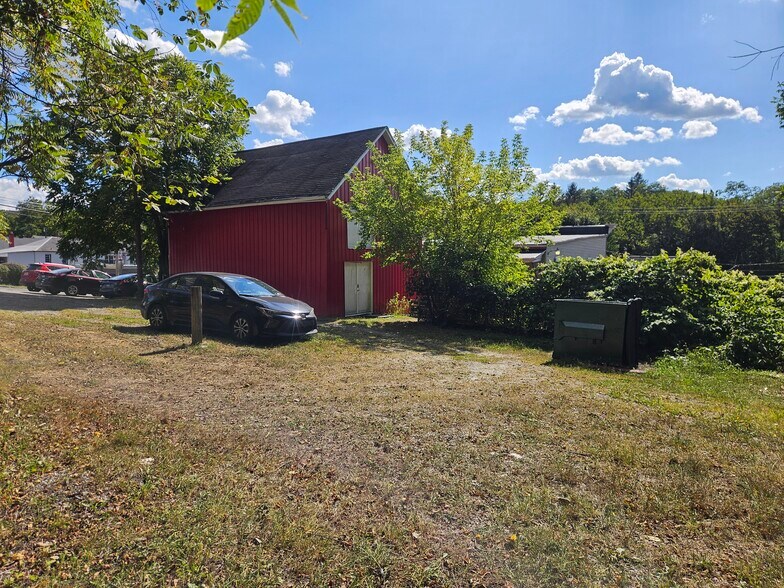 More Photos Of 114 College Ave, Factoryville Apartments For Sale