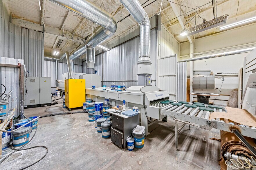 More Photos Of 42621 2nd St E, Lancaster Warehouse For Sale