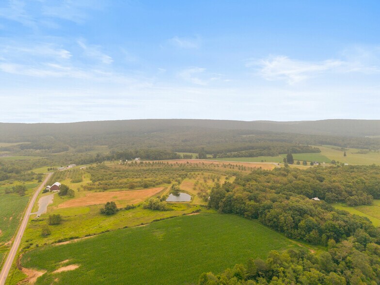More Photos Of 162 Black Bear Run, Berlin Lodge Meeting Hall For Sale