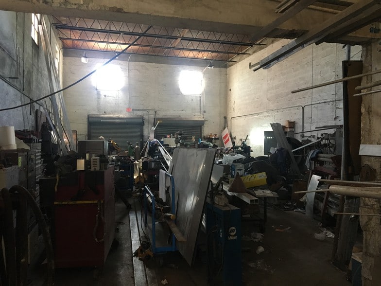 More Photos Of 3071 NW 54th St, Miami Warehouse For Sale