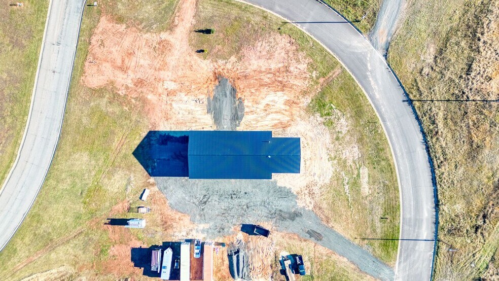 More Photos Of 126 Iron Dr, Chisholm Industrial For Sale