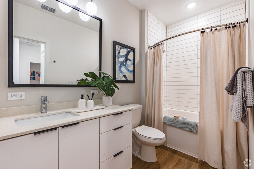 More Photos Of 1647 E Colonial Dr, Orlando Apartments For Sale