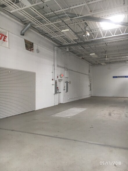 More Photos Of 15426 70th Ct, Orland Park Light Distribution For Sale