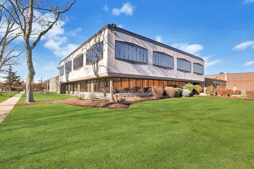 More Photos Of 240-260 W Nyack Rd, West Nyack Warehouse For Lease