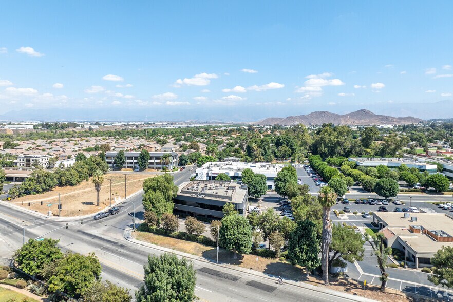 More Photos Of 2000 Market St, Riverside Office For Lease