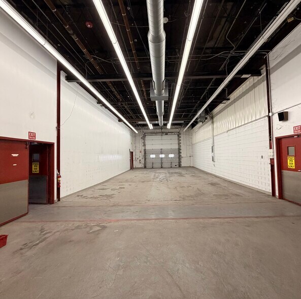 More Photos Of 3900 S Cicero Ave, Cicero Warehouse For Lease