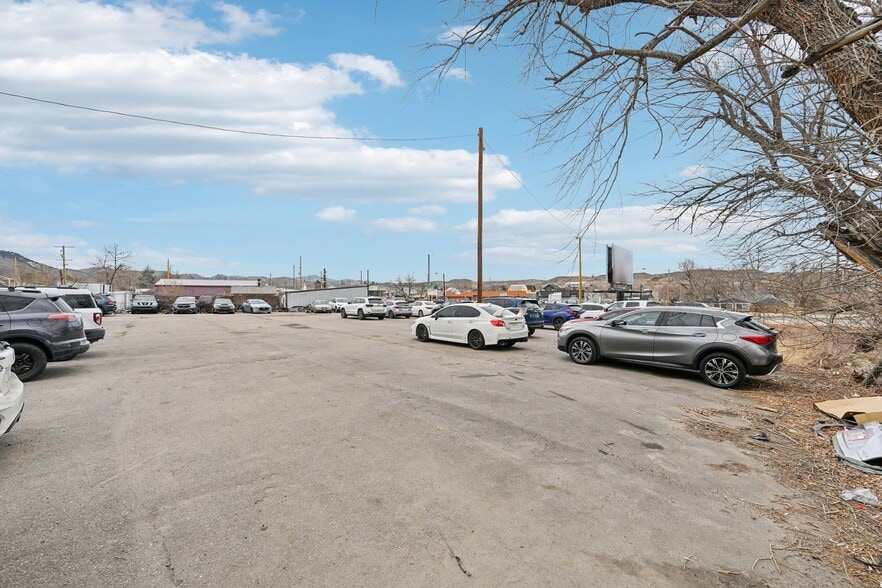 More Photos Of 15970 S Golden Rd, Golden Auto Dealership For Sale