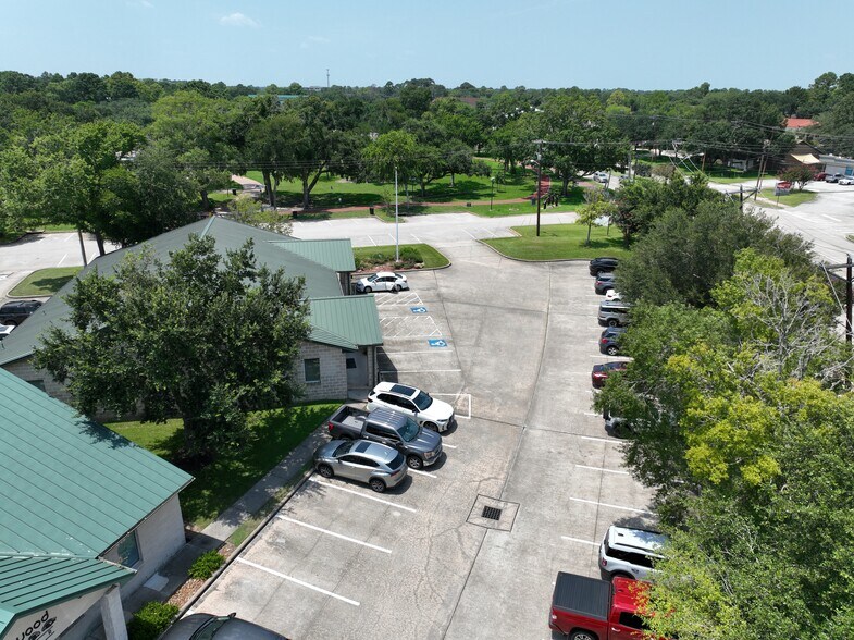 More Photos Of 1110 S Friendswood Dr, Friendswood Unknown For Lease