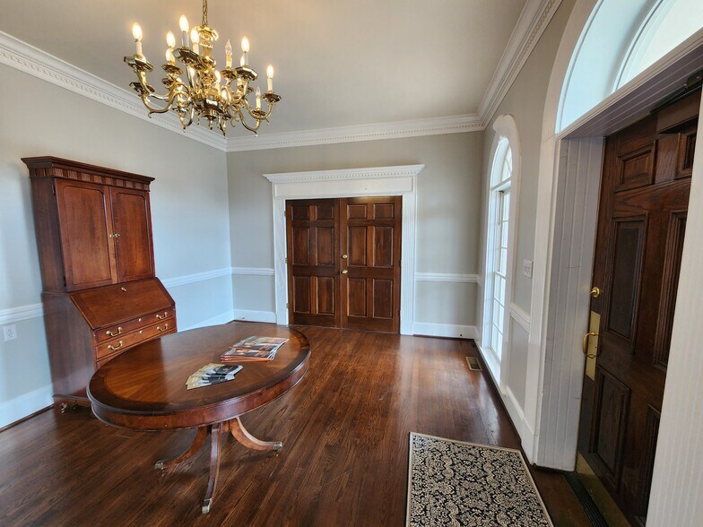 More Photos Of 1280 Fairway St, Bowling Green Office For Lease