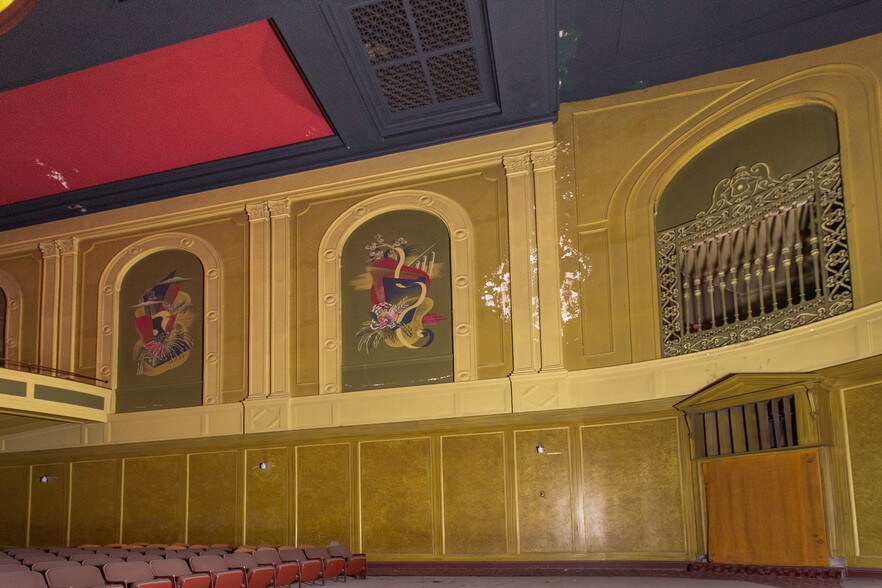 More Photos Of 401-411 N Main St, Pueblo Movie Theatre For Sale