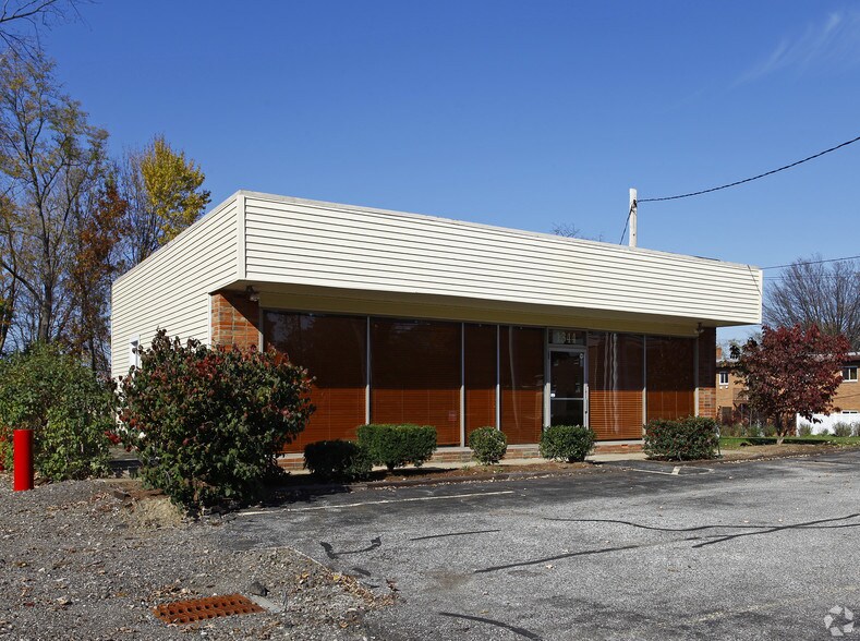 More Photos Of 1344 W Jackson St, Painesville Office For Sale