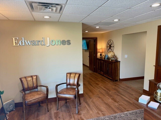 More Photos Of 227 Meridian Dr, New Richmond Office For Sale