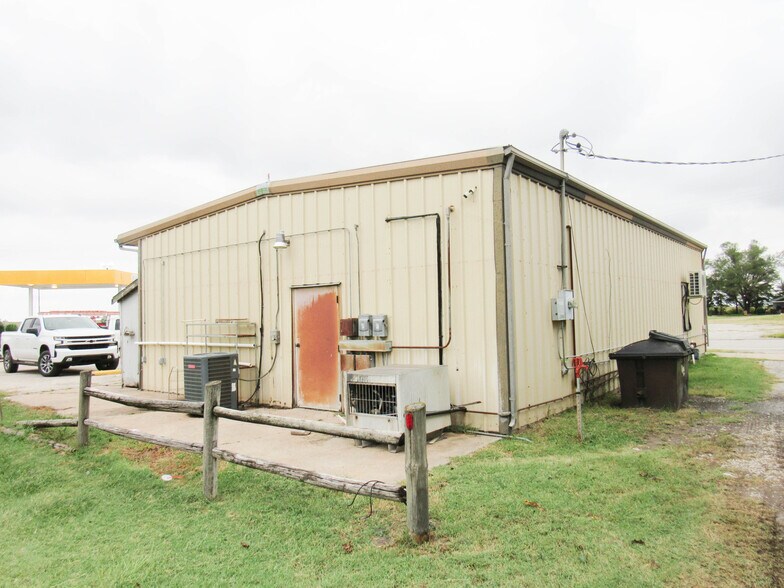 More Photos Of 614 N Central Ave, Billings Storefront For Sale