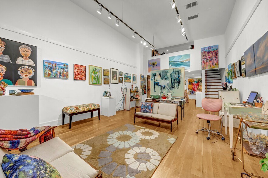 More Photos Of 271 N Front St, Wilmington General Retail For Sale