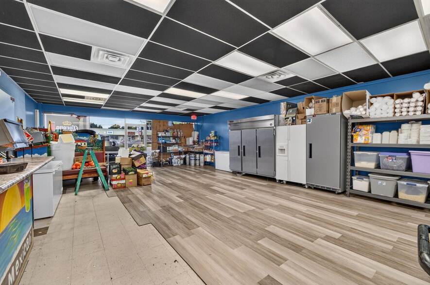 More Photos Of 1938 S Glenstone Ave, Springfield General Retail For Sale