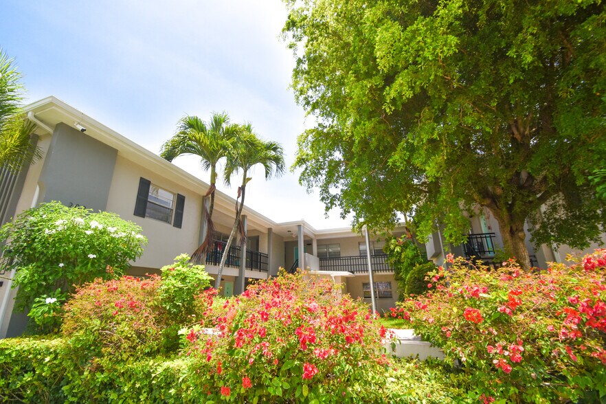 More Photos Of 202 Lucerne Ave, Lake Worth Apartments For Sale