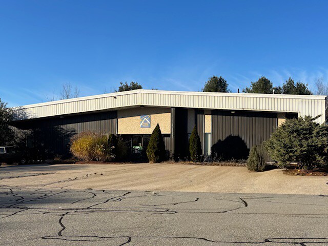 More Photos Of 120 Goddard Memorial Dr, Worcester Manufacturing For Lease
