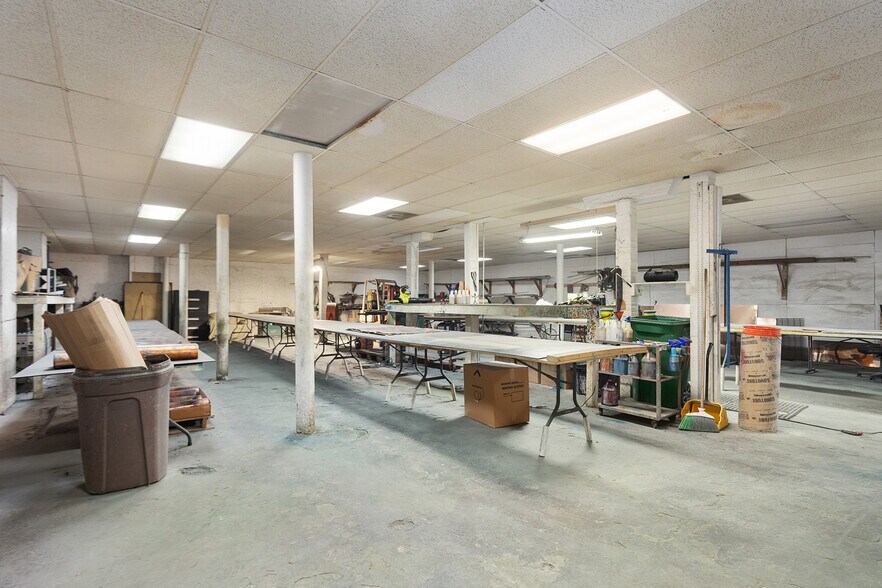 More Photos Of 814 Brooklyn Ave, Kansas City Warehouse For Sale