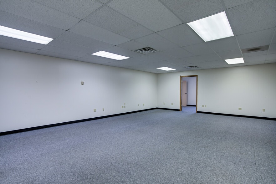 More Photos Of 225 S Academy Blvd, Colorado Springs Office For Sale