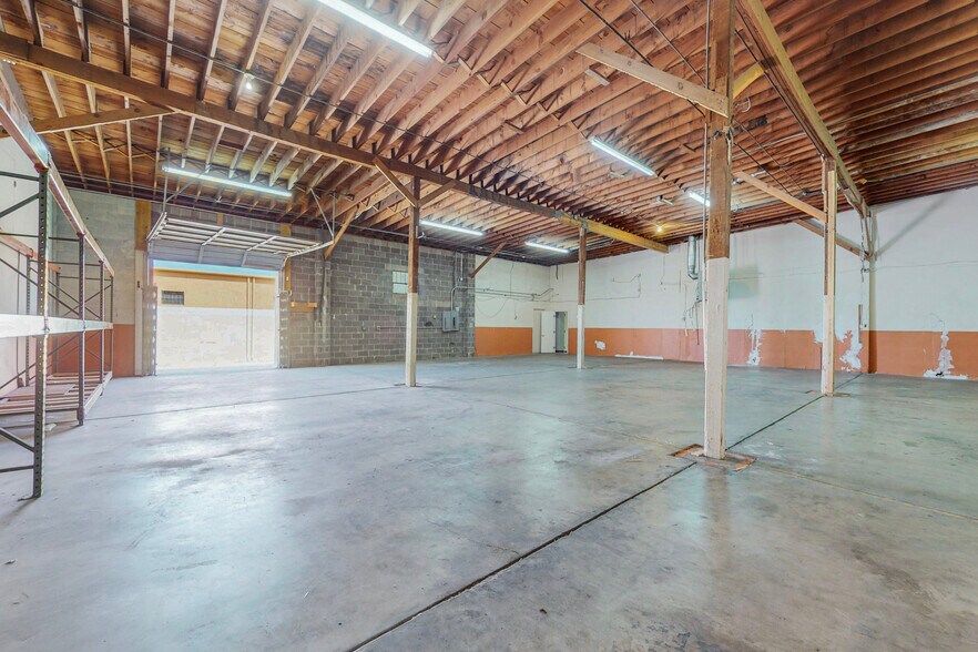 More Photos Of 1823 Commercial St NE, Albuquerque Warehouse For Sale