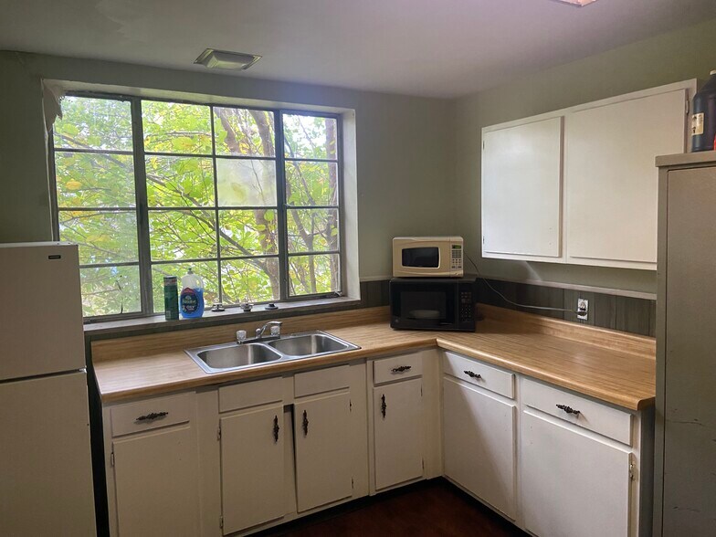 More Photos Of 1570 Chambers Rd, Dellwood Religious Facility For Lease