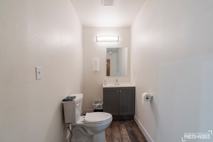 More Photos Of 612 Sinclair St, Gillette Industrial For Sale