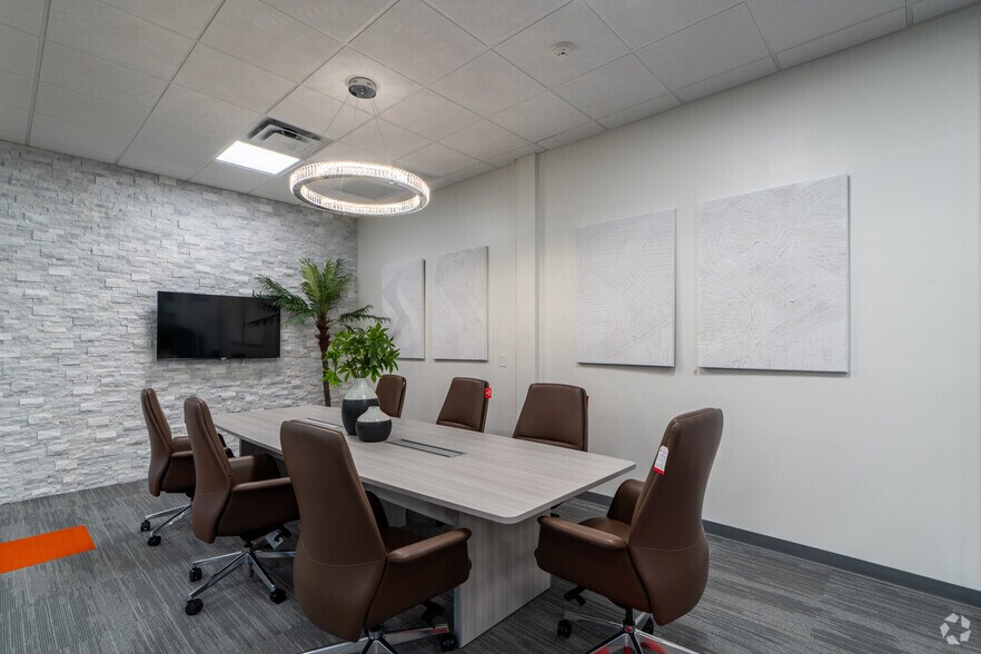 More Photos Of 2055 Palm Beach Lakes Blvd, West Palm Beach Storefront For Lease