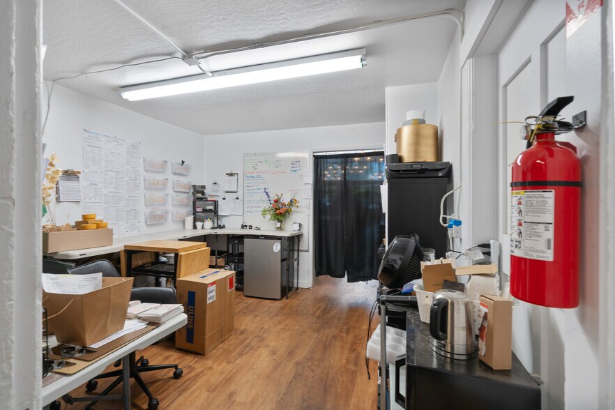 More Photos Of 106 W J St, Benicia Office For Sale