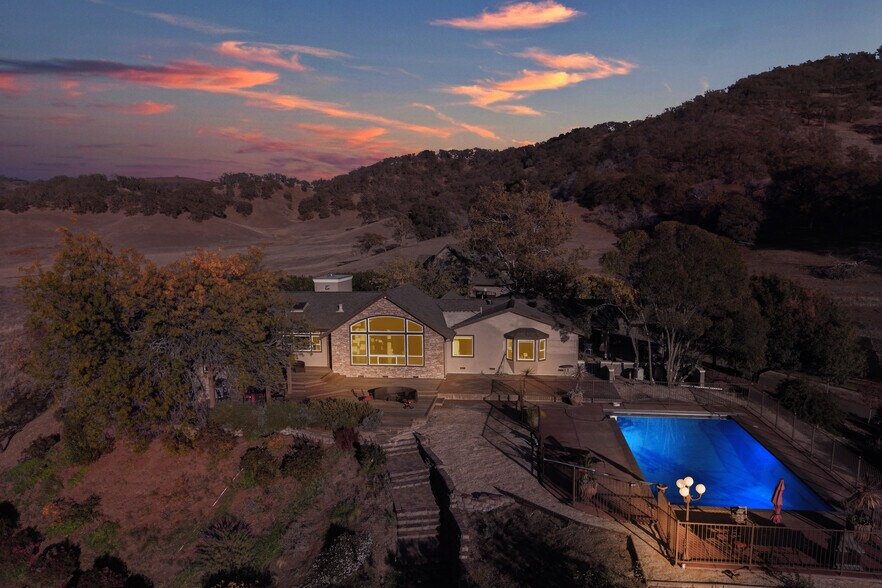 More Photos Of , Fairfield Unknown For Sale