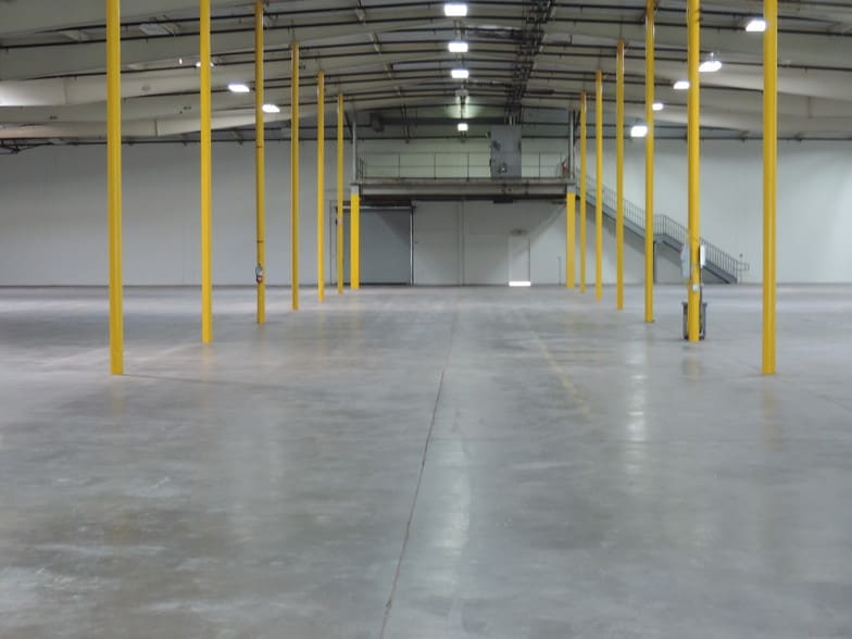 Primary Photo Of 2610 S Birch St, Santa Ana Warehouse For Lease