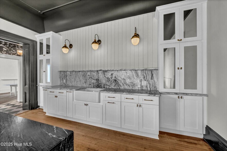 More Photos Of 19 N 5th Ave, Wilmington Office For Sale