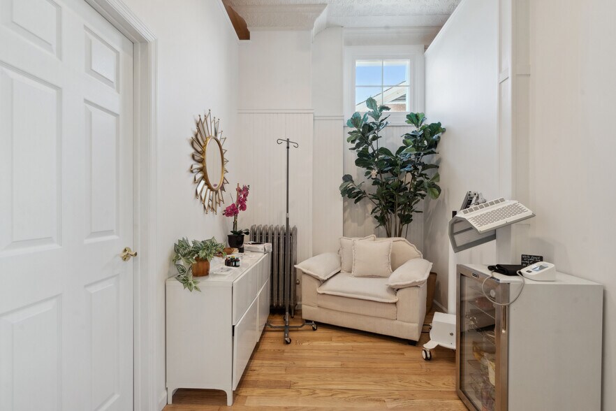 More Photos Of 253 Sea Cliff Ave, Sea Cliff Storefront Retail Residential For Sale