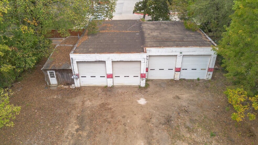 Primary Photo Of 1341 S School Ave, Fayetteville Auto Repair For Sale